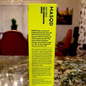 Nº7 Foundation Brush and Eye Brushes